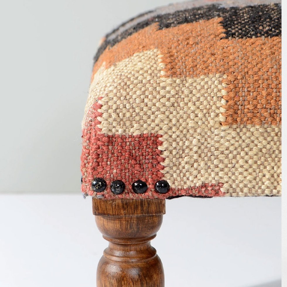 Tabouret kilim géométrique multicolore ottoman
