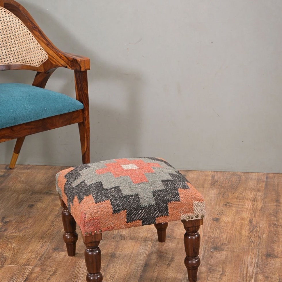 Tabouret kilim géométrique multicolore ottoman