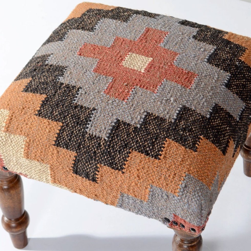 Tabouret kilim géométrique multicolore ottoman