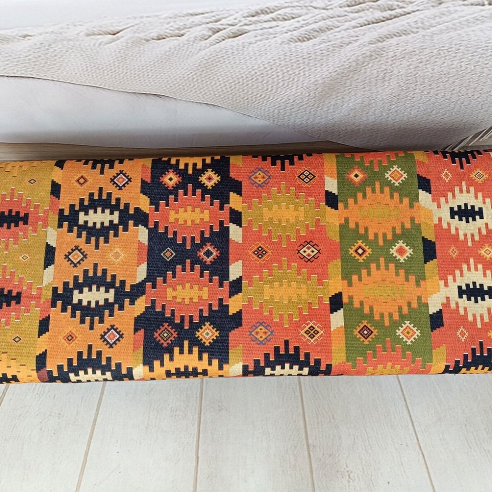 Table basse ottomane en kilim turc orange avec rangement