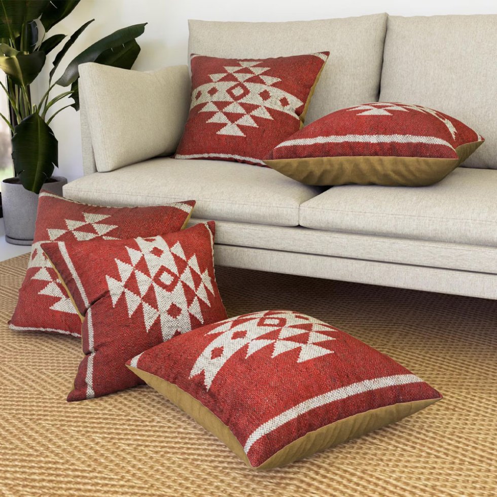Coussins kilim ornés rouges