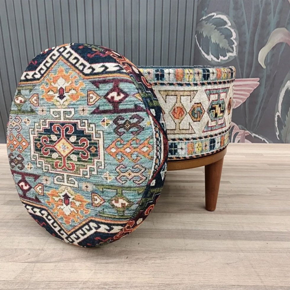 Ottoman rond en kilim turc avec rangement