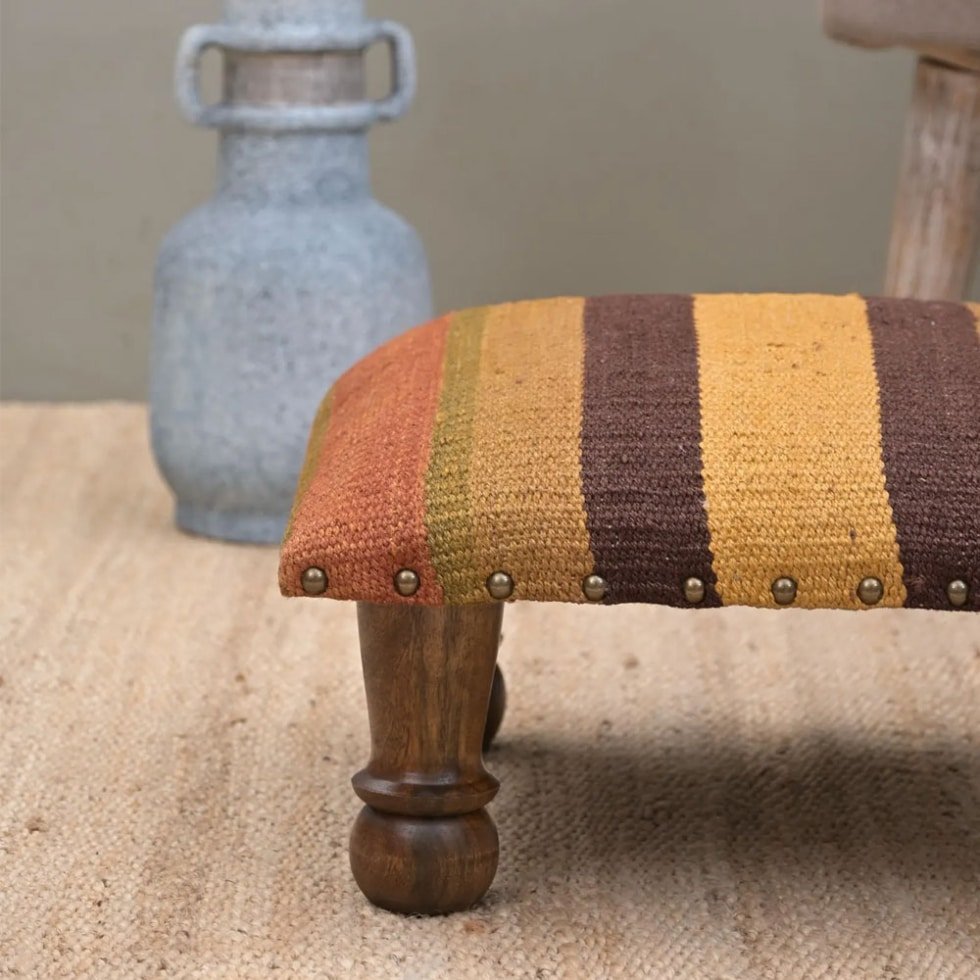 Petit pouf kilim rayé ottoman