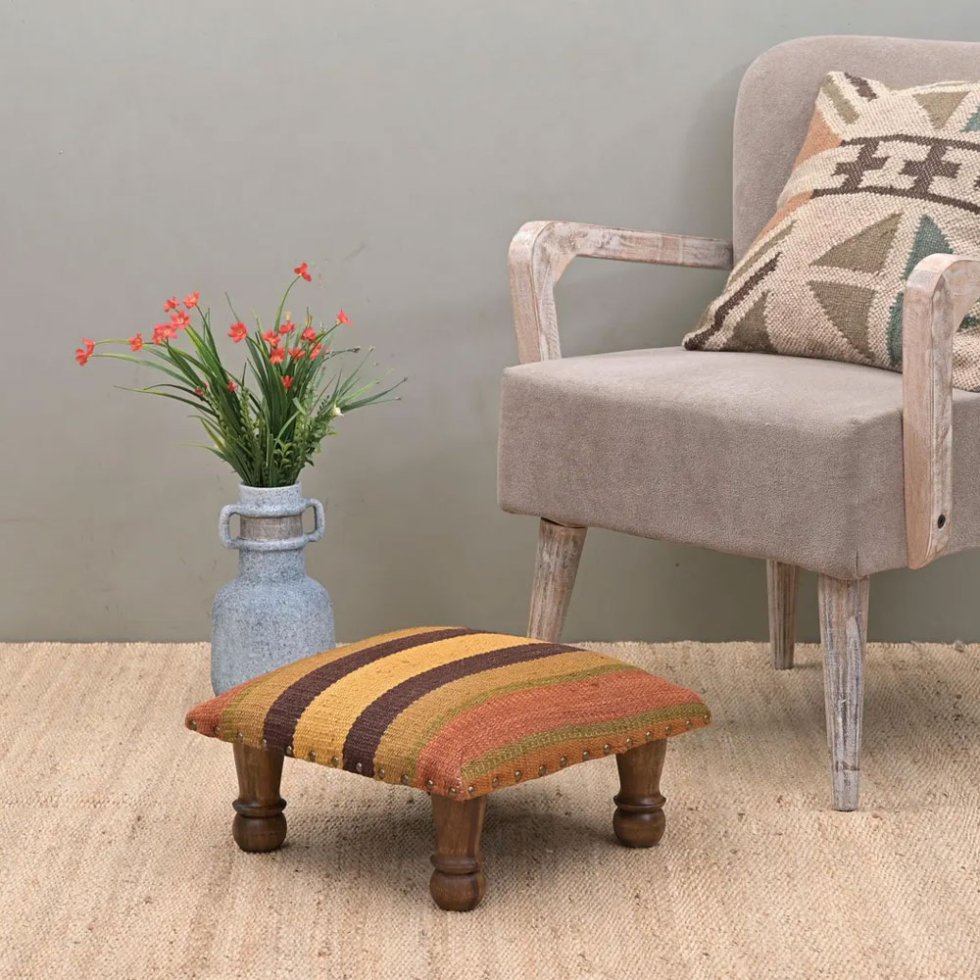 Petit pouf kilim rayé ottoman