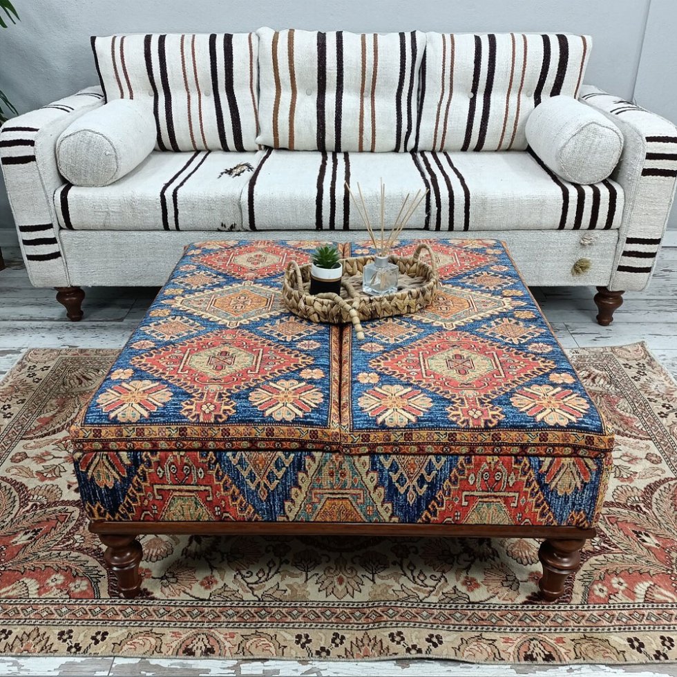 Table basse ottomane turque en kilim carré avec rangement