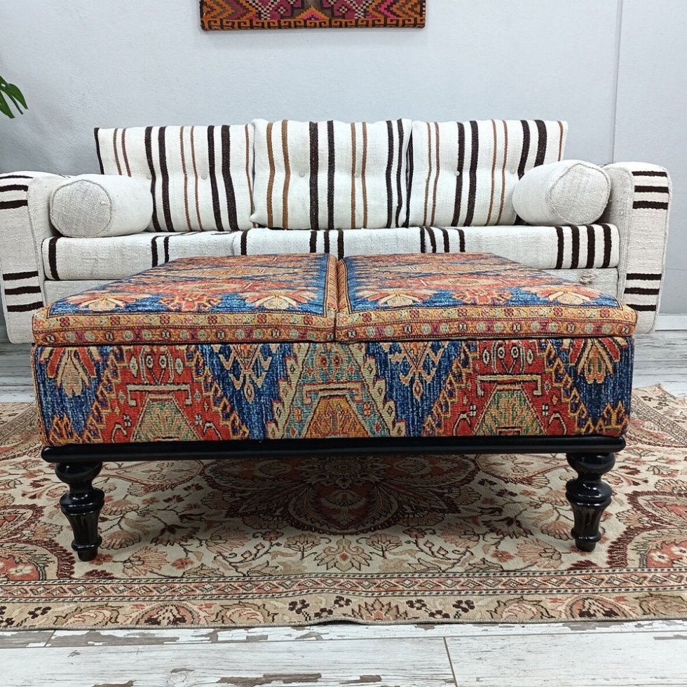 Table basse ottomane turque en kilim carré avec rangement
